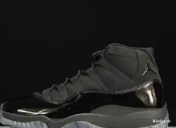 11 CAP 378037-005 JORDAN AND GOWN RETRO - 0513